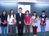 陳梧桐先生頒發獎學金給獲獎同學(1)