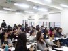 同學專注聆聽